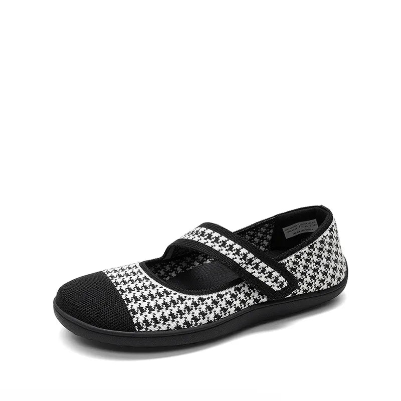BLACK/WHITE