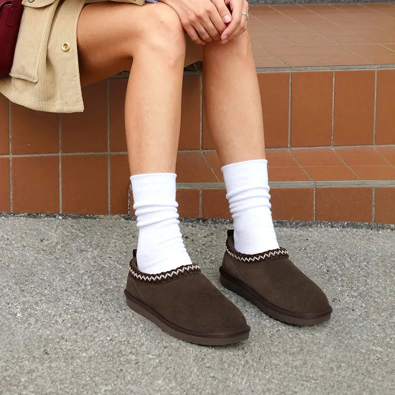 DARK BROWN