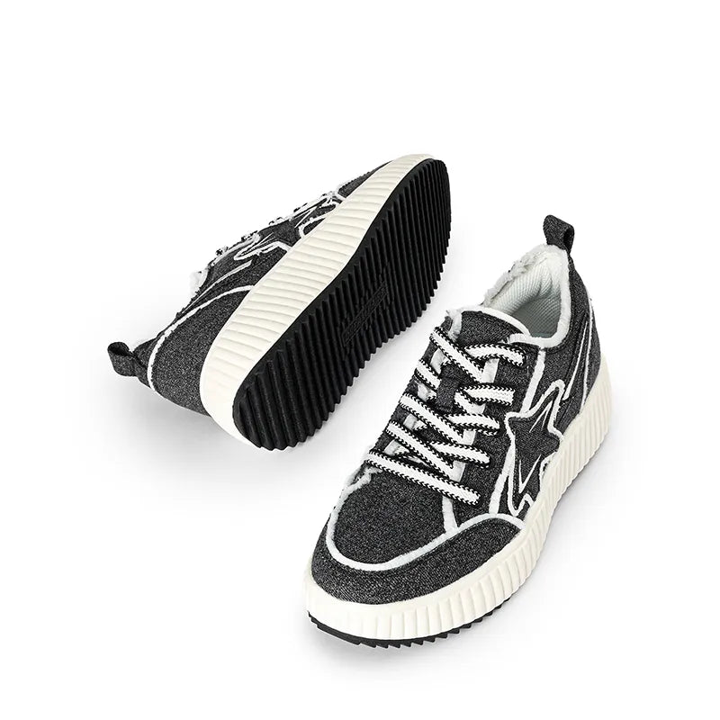BLACK/WHITE