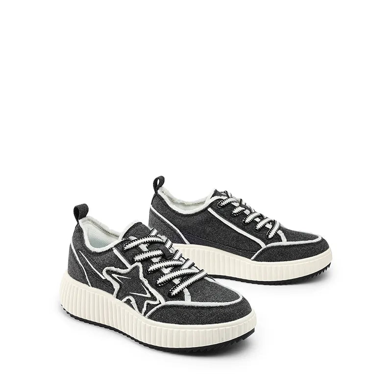 BLACK/WHITE