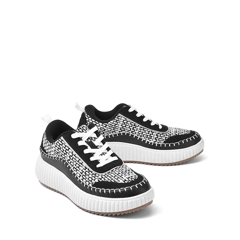 BLACK/WHITE